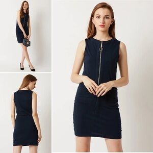 Sleeveless navy sheath dress w drawstring waist & front pockets (size M)